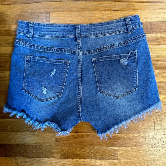 Women’s denim distressed & fringe shorts - Picture 11 of 11